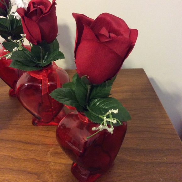 6 Small Heart Vases - Picture 3 of 8